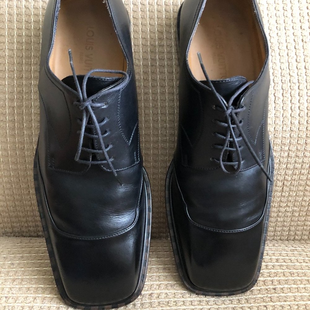 Louis Vuitton Men's Black Dress Shoes . - Picture 13 of 14